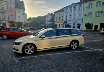 Volkswagen Passat B8 Variant 2.0 TDI 150KM 2015 Volkswagen Passat Volkswagen Passat 2.0 TDI BMT Trendline 2.0 Diesel 150KM, zdjęcie 2
