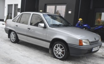 Opel Kadett E Sedan 1.4 i 60KM 1991 Opel Kadett Opel Kadett 1.4 GL 1.4 Benzyna 60KM, zdjęcie 19