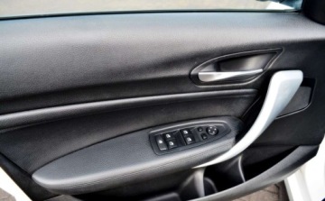 BMW Seria 1 F20-F21 Hatchback 5d 120d 184KM 2013 BMW Seria 1 Bezwypadkowy Ksenon Nawigacja SERWISOWANY 2.0 Diesel 184KM, zdjęcie 24