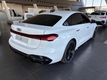 Audi A5 B10 Limousine 2.0 TFSI 150KM 2025 AUDI A5 TFSI S line Sedan 2.0 (150KM) 2025, zdjęcie 3