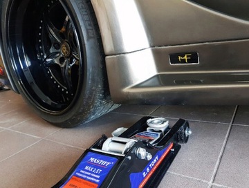 ГИДРАВЛИЧЕСКИЙ АВТОМОБИЛЬНЫЙ ПОДЪЕМНИК 2,5 Т НИЗКАЯ ПЕРЕДНЯЯ КЛАССИЦА + РЕМОНТНЫЙ КОМПЛЕКТ ДЛЯ КОЛЕСА