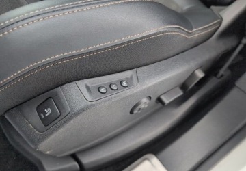 Peugeot 3008 II Plug-In Hybrid Facelifting 1.6 HYBRID4 300KM 2022 Peugeot 3008 1.6 PureTech Hybrid4 PHEV GT Pack SS EAT8 SalonPL Niski Przeb, zdjęcie 18