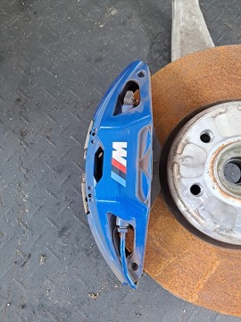 ZACISK PRAWY PRZÓD M PAKIET BMW G30 G31 6885626