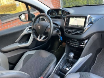 Peugeot 2008 I SUV Facelifting 1.2 PureTech 110KM 2019 Peugeot 2008 1.2 benzyna 110 KM automat kamera zarej w PL mozliwa zam, zdjęcie 6