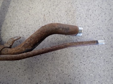 ТРУБКА ТОПЛИВНОГО БАКА TOYOTA AURIS 07- 1.4 D4D