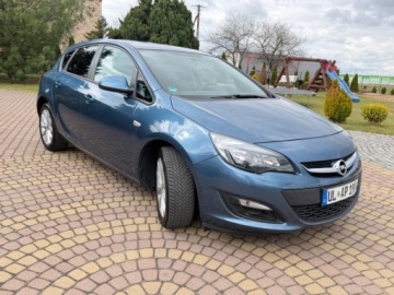 Opel Astra J GTC 1.4 Turbo ECOTEC 140KM 2013 Opel Astra 1.4t 140KM Serwis Gotowy do jazdy 1.4 Benzyna 140KM, zdjęcie 7