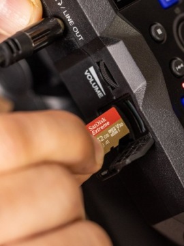 Zoom H4e H4essential 4-дорожечный 32-битный ЦИФРОВОЙ USB-аудиорекордер