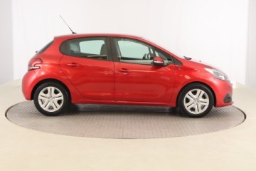 Peugeot 208 I Hatchback 5d Facelifting 1.2 PureTech 82KM 2018 Peugeot 208 1.2 PureTech, Klima, Tempomat, zdjęcie 5