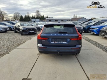 Volvo V60 II  Kombi 2.0 D3 150KM 2019 Volvo V60 2,0 d 150 KM automat navi alu el. klapa hak oplacony 2.0 Diesel, zdjęcie 6