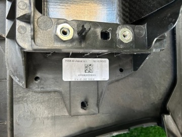 DESKA ROZDĚLOVAČE KONZOLA PORSCHE CAYENNE 9Y0 9Y1857003