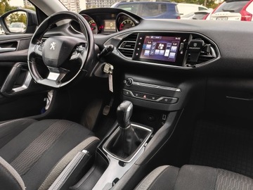 Peugeot 308 II SW 1.2 PureTech 110KM 2017 PEUGEOT 308 Hatchback 5d 1.2 PureTech 110KM, Manual,2 x Klucz, Serwisowany, zdjęcie 6