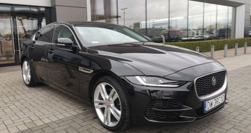 Jaguar XE Sedan Facelifting 2.0 i4P 300KM 2021 Jaguar XE XE MY22 2.0 I4 300 PS AWD Auto S 2.0 Benzyna 300KM