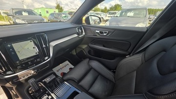 Volvo V60 II  2020 Volvo V60 t6 awd twin engine geartronic RDeasing, zdjęcie 19
