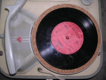 Коврик резиновый для проигрывателя Bambino