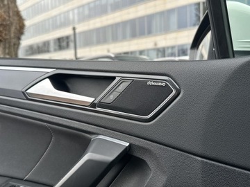 Volkswagen Tiguan II SUV 2.0 TSI BlueMotion Technology 220KM 2018 Volkswagen Tiguan 2.0 TSI 220KM R-line, ASO, Salon, zdjęcie 28