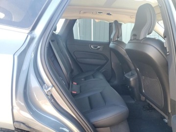 Volvo XC60 II 2021 Volvo XC 60 T5 Moemntum 2021 2.0l 2.0 Benzyna 250KM, zdjęcie 10