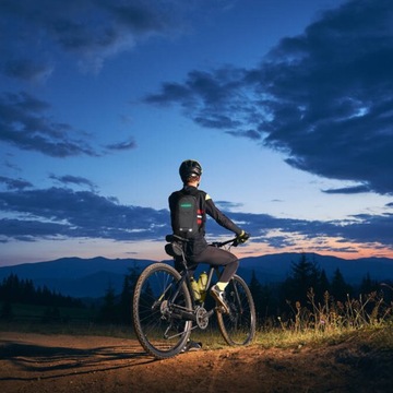 Zestaw rowerowy z kierunkowskazem LED Plecak 15L