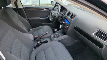 Volkswagen Jetta VI Sedan 1.2 TSI 105KM 2012 Volkswagen Jetta NIEMIECKA LIMUZYNA ZA NIEWIELKIE PIENIADZA 1.2 Benzyna, zdjęcie 10