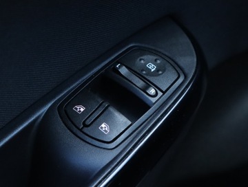 Opel Corsa E Hatchback 3d 1.4 Twinport 90KM 2017 Opel Corsa 1.4, Serwis ASO, Klima, Tempomat, zdjęcie 15