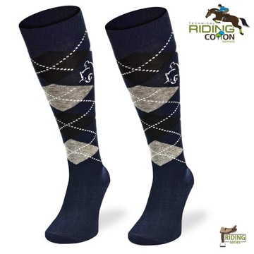 Элегантные носки для верховой езды с классическим ромбовидным узором.