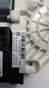 MOTOREK OKNO PRAVÝ 5K0959792A VW GOLF AUDI