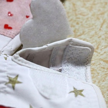 Детские перчатки для гольфа премиум-класса, состоящие из двух частей.