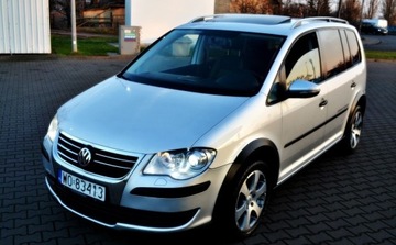 Volkswagen Touran II 2.0 TDI 170KM 2010 Volkswagen Touran Cross Ksenon Szyberdach 7-osobowe Nowy rozrzad, 2.0