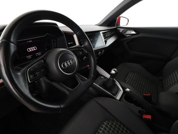 Audi A1 II 1.0 25 TFSI 95KM 2019 Audi A1 Sportback virtual cockpit PDC grzane, zdjęcie 13