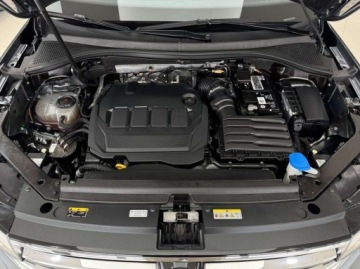 Volkswagen Tiguan Allspace SUV Facelifting 2.0 TDI SCR 150KM 2022 Volkswagen Tiguan Allspace Allspace Elegance 4Motion Hak Kamera cofania, zdjęcie 20