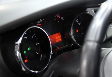 Peugeot 3008 I Crossover 1.6 156KM 2011 Peugeot 3008 Benzyna_Panoramiczny dach_Hak_ 1.6 Benzyna 156KM, zdjęcie 16