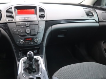 Opel Insignia I Hatchback 2.0 CDTI ECOTEC 130KM 2011 Opel Insignia 2.0 CDTI, Klima, Klimatronic, zdjęcie 7