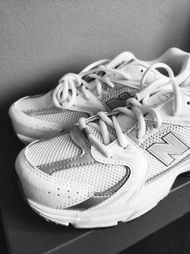 New Balance 530 piękna biało-srebrna kolorystyka r. 39