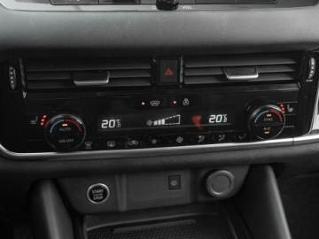 Nissan Qashqai III Crossover 1.3 DIG-T MHEV 158KM 2023 Nissan Qashqai PY70923#1.3 DIG-T mHEV N-Connecta, zdjęcie 16