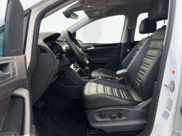 Volkswagen Touran III 1.5 TSI EVO 150KM 2022 Volkswagen Touran Touran, Ogrzewanie Postojowe, Hak, Asystenci, Kamera, 1.5, zdjęcie 9