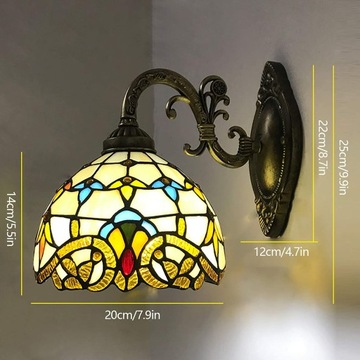 Настенный светильник с витражным абажуром