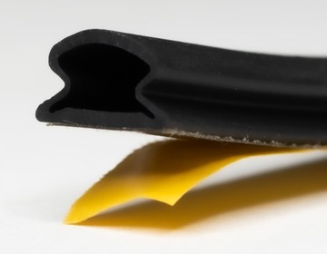 USZCZELKA SAMOPRZYLEPNA DO OKIEN DRZWI TPE 12x6x10