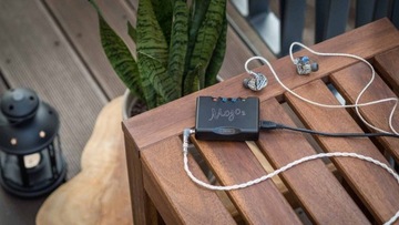 Портативный ЦАП-усилитель для наушников Chord Mojo 2