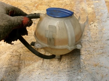 AUDI A3 8P NÁDOBKA VYROVNÁVACÍ 2.0 TDI