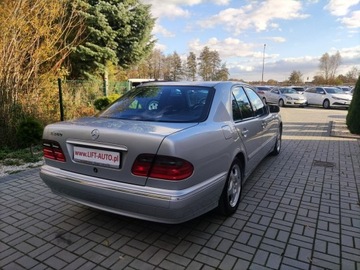 Mercedes Klasa E W210 Sedan 2.6 170KM 2001 Mercedes E 240 170KM Avantgarde Xenony Skóra, zdjęcie 5