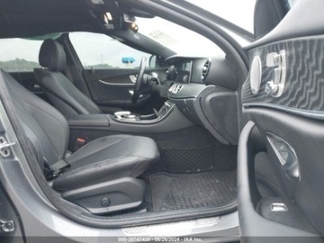 Mercedes Klasa E W213 2020 Mercedes-Benz Klasa E 2020 Mercedes-Benz E-Class E 450 4MATIC Sedan 2.0, zdjęcie 6