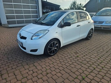 Toyota Yaris II Hatchback 5d 1.0 VVT-i 69KM 2010