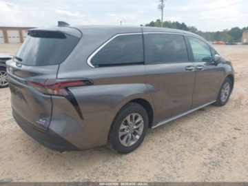 Toyota Sienna III 2024 Toyota Sienna xle, 2024r., 2.5L 2.5 Benzyna 189KM, zdjęcie 2