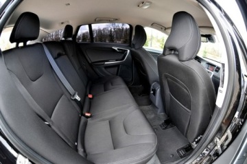 Volvo V60 I Kombi Facelifting 2.0 D2 DRIVE-E 120KM 2018 Volvo V60 2.0 D2 120KM Navi Led Climatronic Pdc, zdjęcie 8