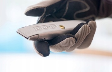 STANLEY 10-099 НОЖ 99E ВЫДВИЖНОЕ ТРАПЕЦЕИДНОЕ ЛЕЗВИЕ