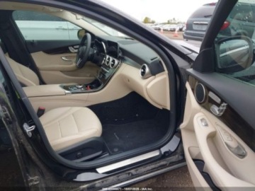 Mercedes Klasa C W205 2020 Mercedes-Benz Klasa C MERCEDES-BENZ C 300 2.0 Benzyna 255KM, zdjęcie 6