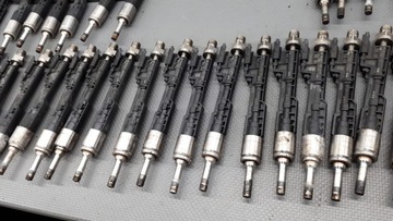 7645956 0261500186 VSTŘIKOVACÍ TRYSKA BMW F01 F10 4.4