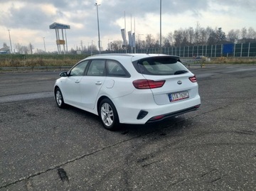 Kia Ceed II Kombi Facelifting 1.4 DOHC 100KM 2018 Kia Ceed 1.4 100KM 2018 – Niski przebieg Książka serwisowa Benzyna, zdjęcie 2