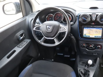 Dacia Lodgy Minivan Facelifting 1.5 Blue dCi 115KM 2021 Dacia Lodgy 1.5 Blue dCi, Salon Polska, zdjęcie 6