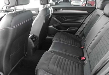 Volkswagen Passat B8 Variant Facelifting 2.0 TSI 190KM 2022 Volkswagen Passat 2.0 TSI 190KM DSG Elegance Reflektory Matrix Szyba przed, zdjęcie 10