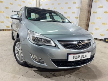 Opel Astra J Hatchback 5d 1.4 Twinport ECOTEC 100KM 2011 Opel Astra 1.4 100KM Klima 1-reka Gotowy do jazdy 1.4 Benzyna 100KM, zdjęcie 31